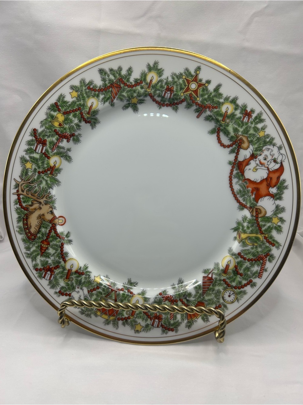 4 Fitz and Floyd St. Nicholas Porcelain Dinner Plate Gold Rim Japan
